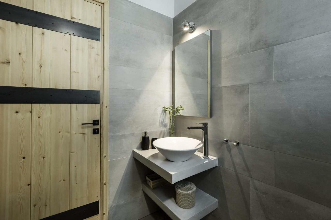 Atmospheric Apartment Near Acropolis By Cloudkeys أثينا المظهر الخارجي الصورة