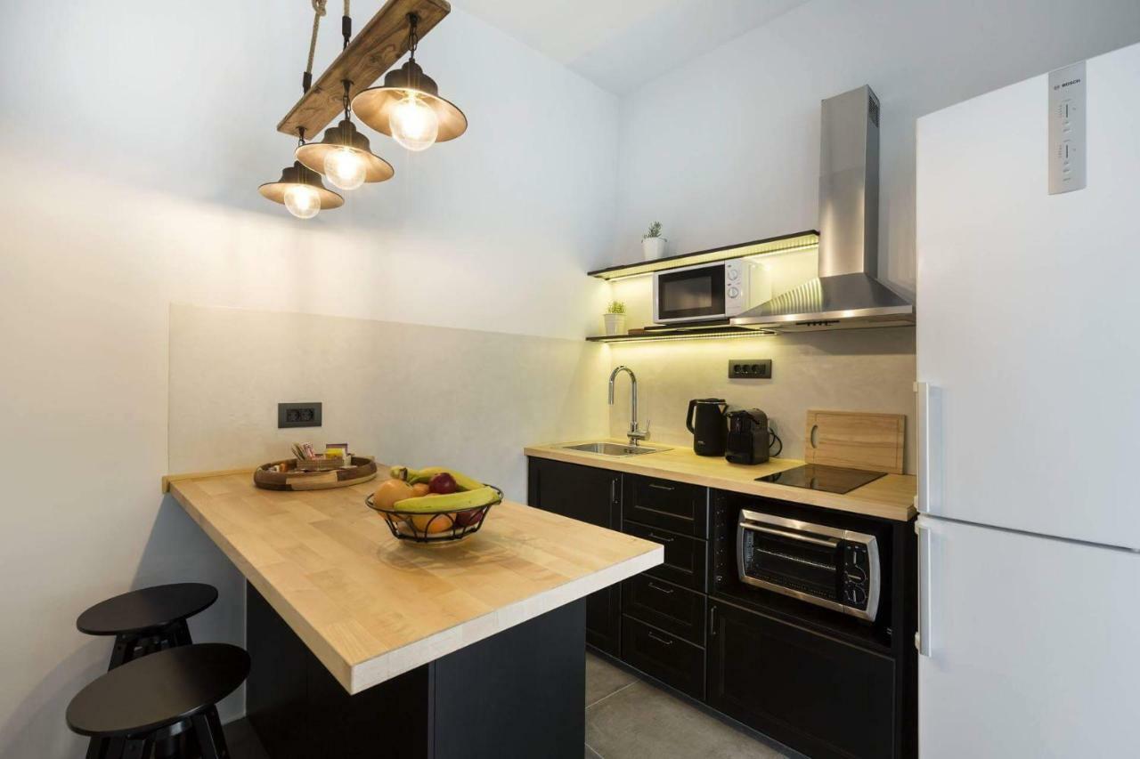 Atmospheric Apartment Near Acropolis By Cloudkeys أثينا المظهر الخارجي الصورة