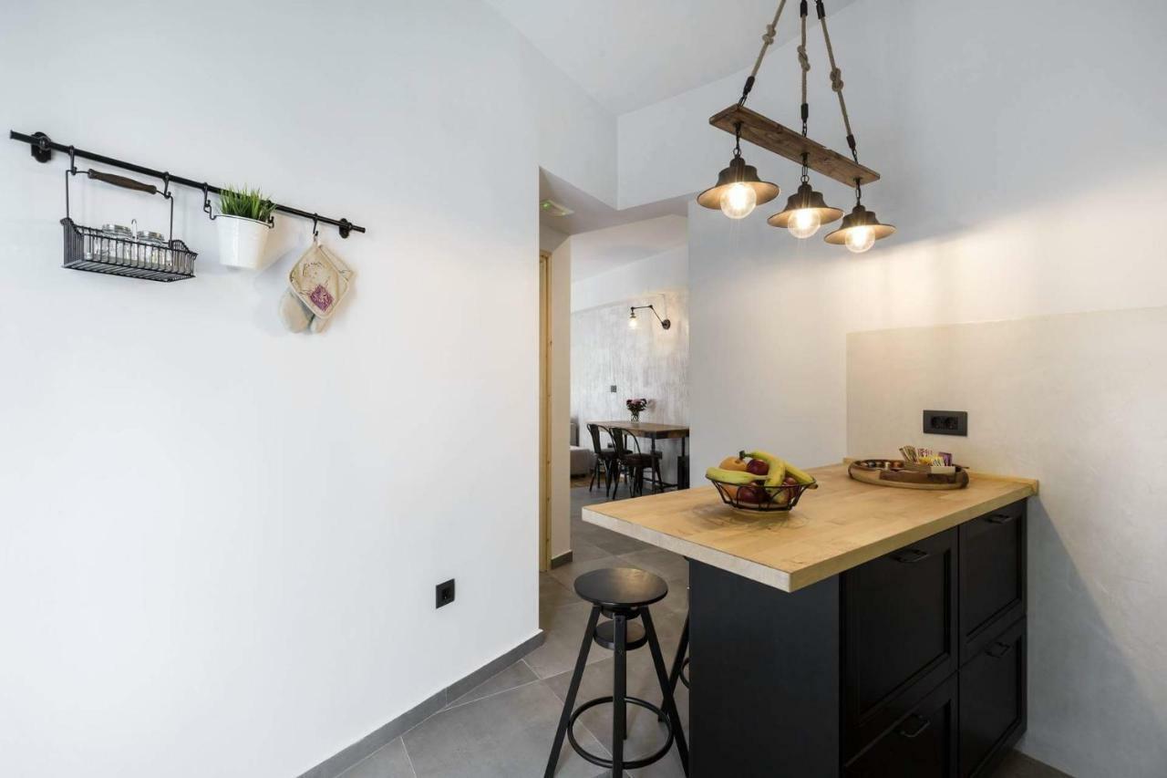 Atmospheric Apartment Near Acropolis By Cloudkeys أثينا المظهر الخارجي الصورة